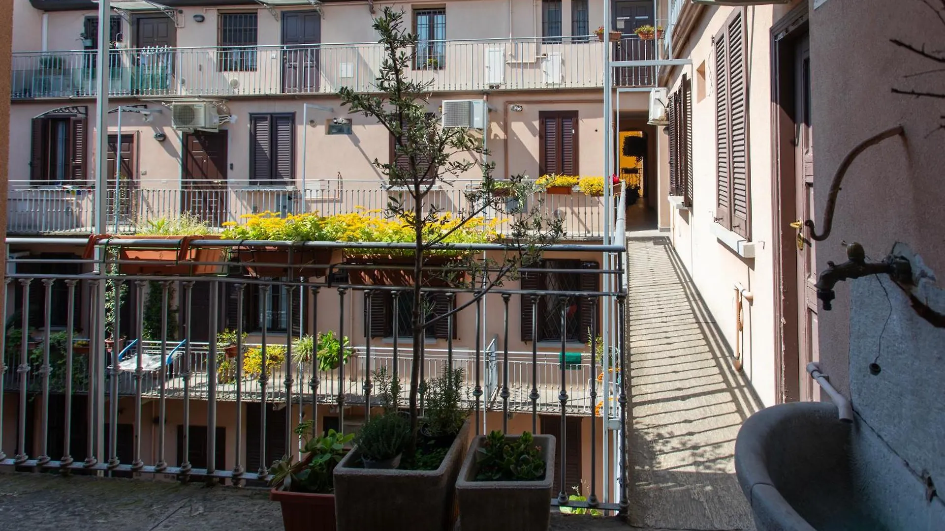 Easylife - Elite Apartments In Porta Venezia 밀라노 0*,  이탈리아